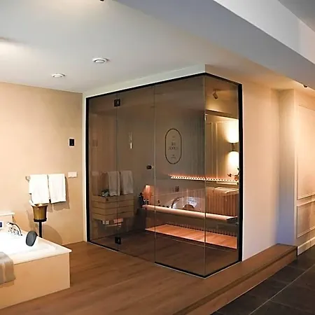 Hotel The Bed & Wellness Sauna, Jacuzzi, Luxury *